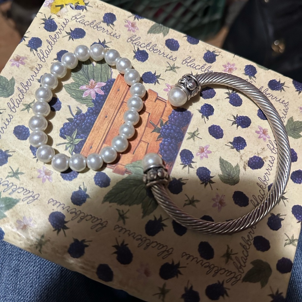 Cable wire bracelets - Picture 7 of 8